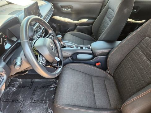 Used 2023 Honda HR-V Sport image 4
