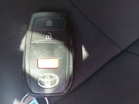 Used 2024 Toyota Tacoma TRD Sport AWD/4WD image 12