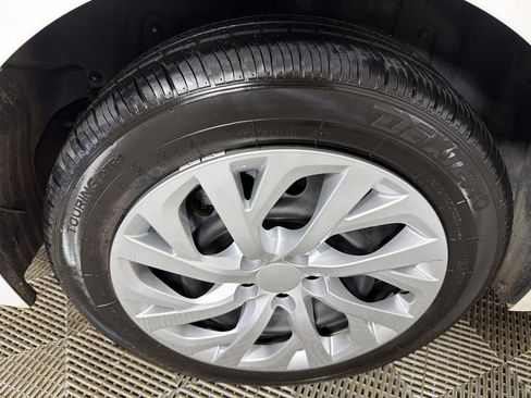 Used 2020 Toyota Corolla LE image 17