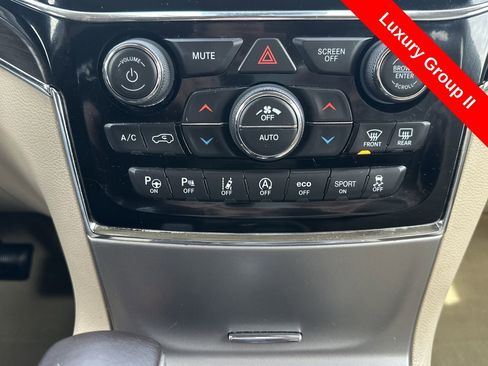 Used 2020 Jeep Grand Cherokee Limited w/ Luxury Group II image 8