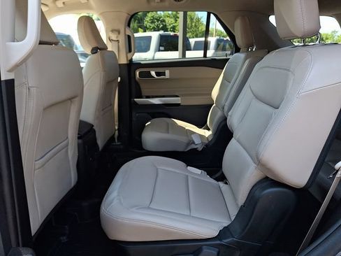 Used 2023 Ford Explorer XLT w/ Equipment Group 202A AWD/4WD image 12