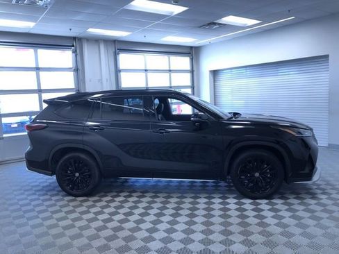 Certified 2025 Toyota Highlander XSE AWD/4WD image 35