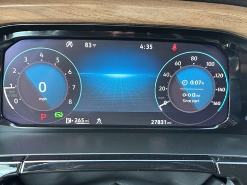 Used 2025 Volkswagen Atlas SE AWD/4WD image 16