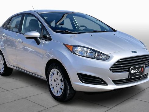 Used 2017 Ford Fiesta S image 2