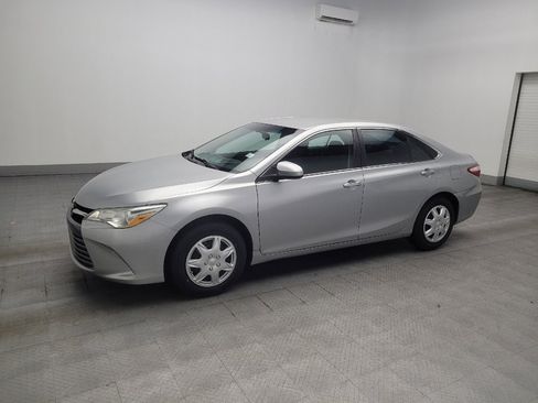 Used 2017 Toyota Camry LE FWD image 2