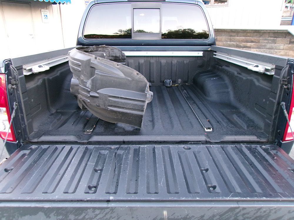 Used 2017 Nissan Frontier SV w/ SV Value Truck Package AWD/4WD image 14