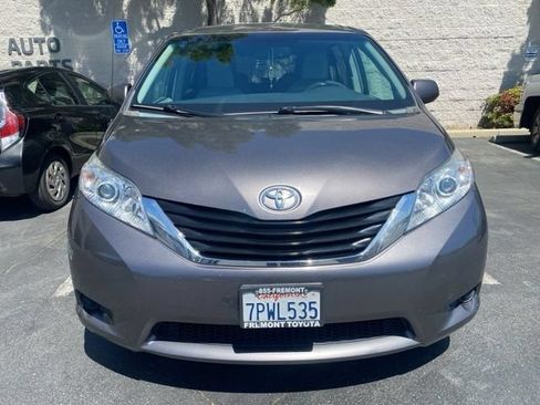 Used 2014 Toyota Sienna LE FWD image 7