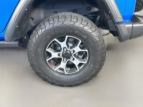 Used 2022 Jeep Wrangler Unlimited Rubicon w/ LED Lighting Group AWD/4WD image 34