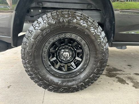 Used 2025 RAM 2500 Laramie AWD/4WD image 23