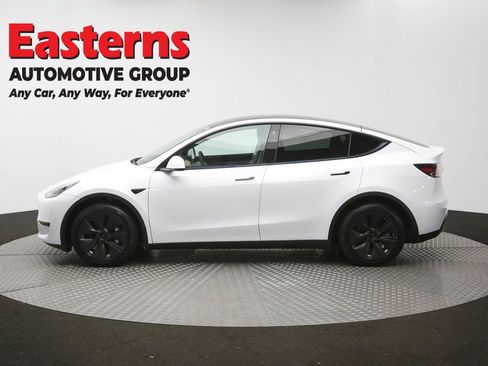 Used 2022 Tesla Model Y Long Range AWD/4WD image 54