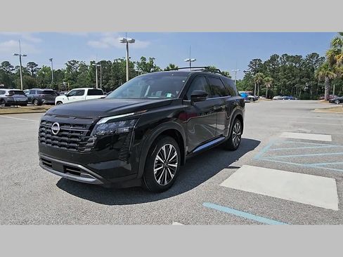New 2026 Nissan Pathfinder Platinum FWD image 22