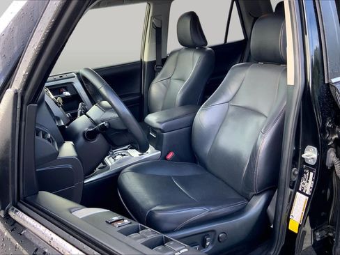 Used 2022 Toyota 4Runner Limited AWD/4WD image 8