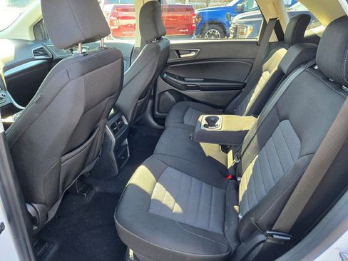 Certified 2024 Ford Edge SE w/ Black Appearance Package image 15