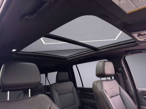 Used 2024 GMC Yukon XL Denali image 23