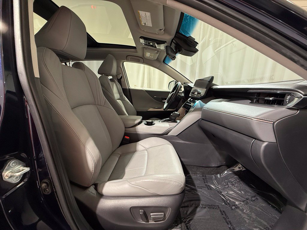 Certified 2021 Toyota Venza Limited w/ Advanced Technology Package AWD/4WD image 23