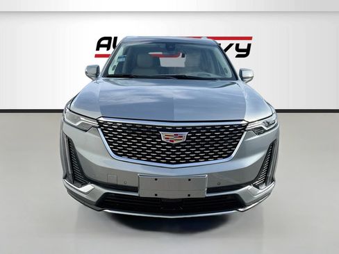 Used 2024 Cadillac XT6 Premium Luxury w/ Technology Package FWD image 2