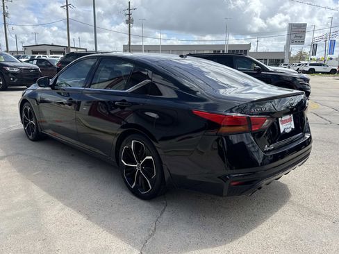 Used 2024 Nissan Altima 2.5 SR w/ SR Premium Package image 5