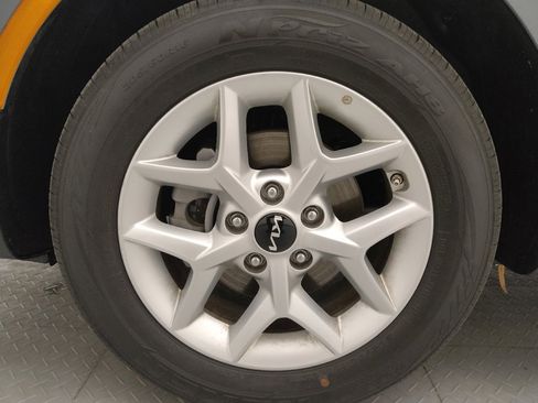 Used 2025 Kia Soul LX w/ LX Technology Package image 31