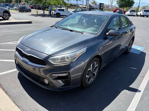 Used 2019 Kia Forte LXS FWD image 2