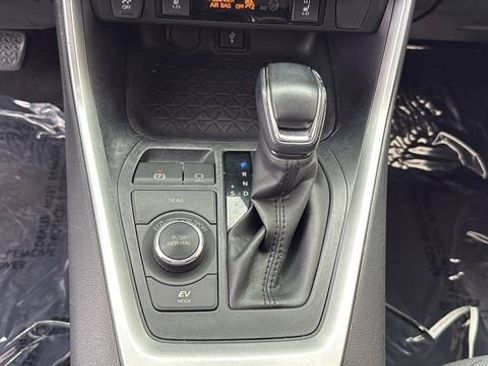 Used 2020 Toyota RAV4 XLE w/ Convenience Package AWD/4WD image 26