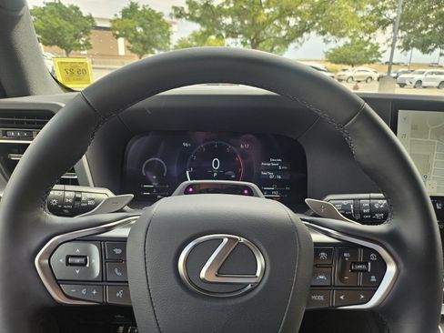 Used 2026 Lexus GX 550 w/ Accessory Package (2T) AWD/4WD image 11