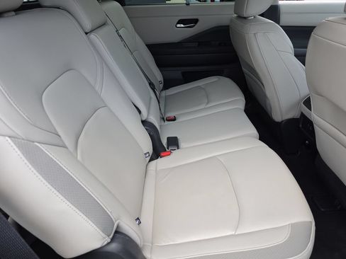 Certified 2023 Nissan Pathfinder SL AWD/4WD image 31