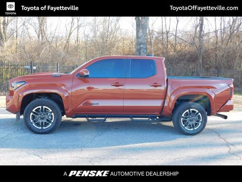Used 2025 Toyota Tacoma TRD Sport image 2