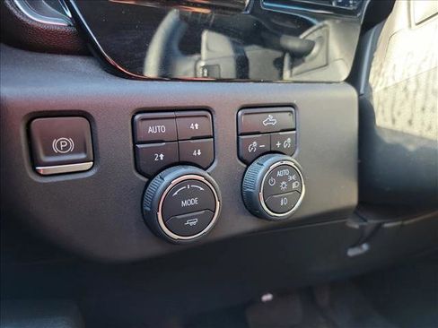 Used 2023 Chevrolet Silverado 1500 LT Trail Boss w/ Convenience Package II AWD/4WD image 20