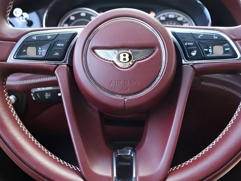 Used 2020 Bentley Bentayga AWD/4WD image 22