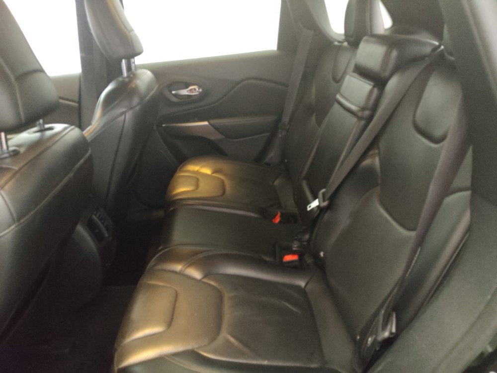 Used 2019 Jeep Cherokee Limited AWD/4WD image 18