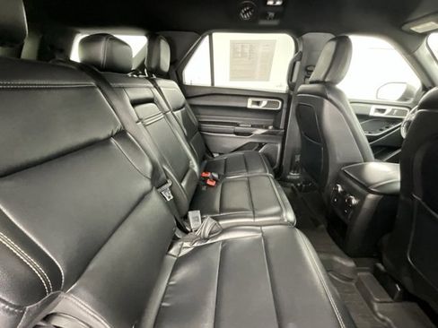 Used 2020 Ford Explorer XLT w/ Equipment Group 202A image 15