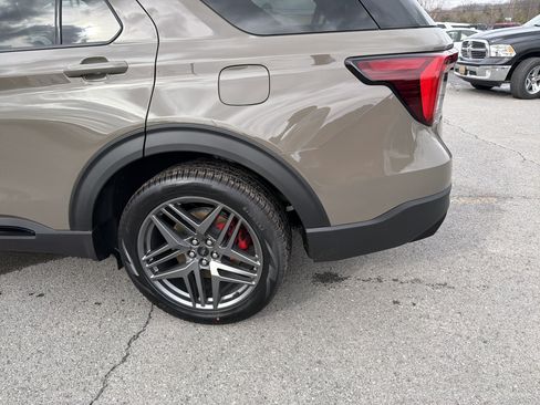 New 2026 Ford Explorer ST w/ Sun And Sound Package AWD/4WD image 9