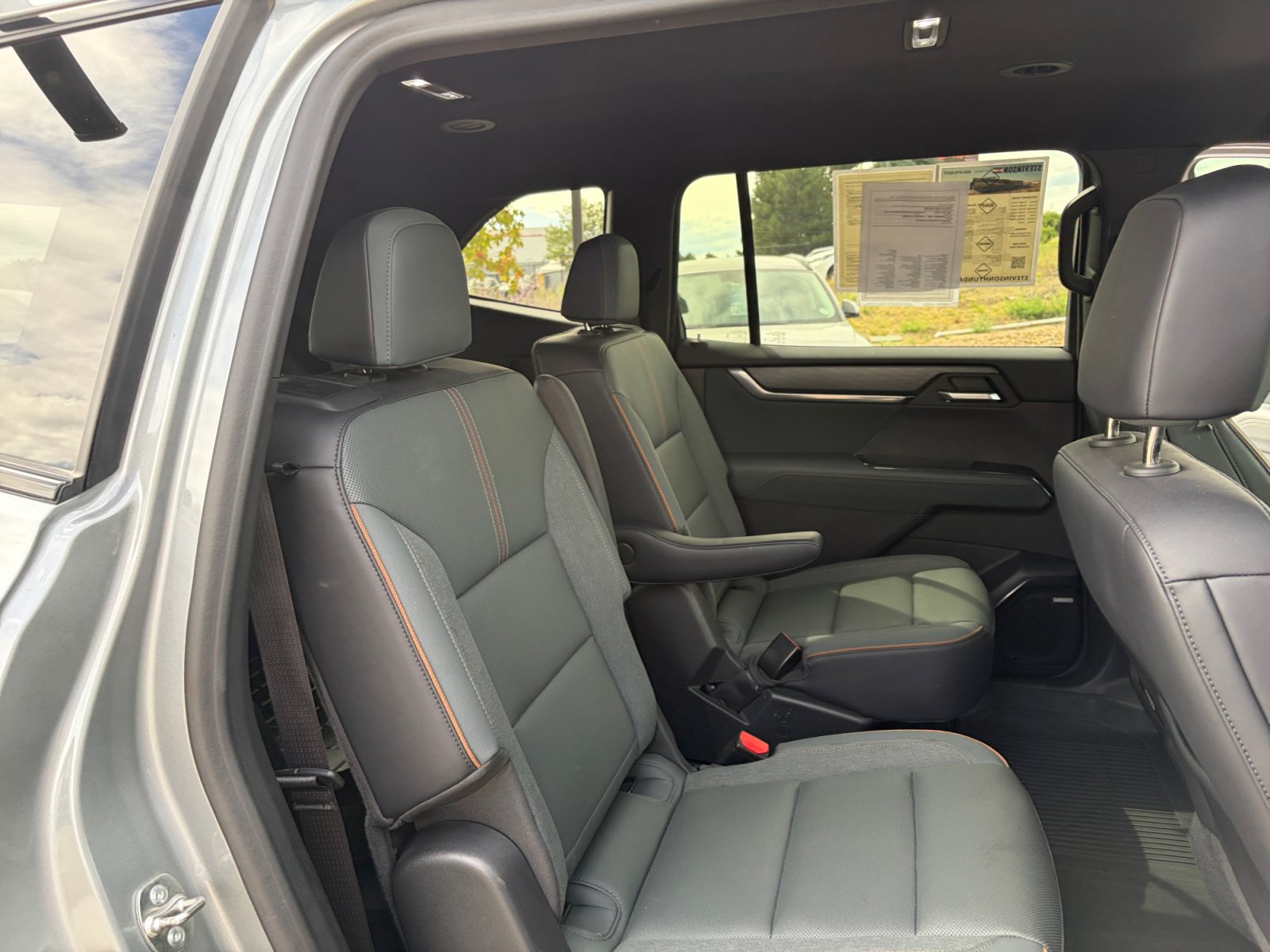 Used 2024 GMC Acadia AT4 w/ Luxury Package AWD/4WD image 18