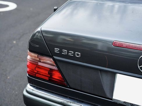 Used 1995 Mercedes-Benz E 320 Convertible image 61