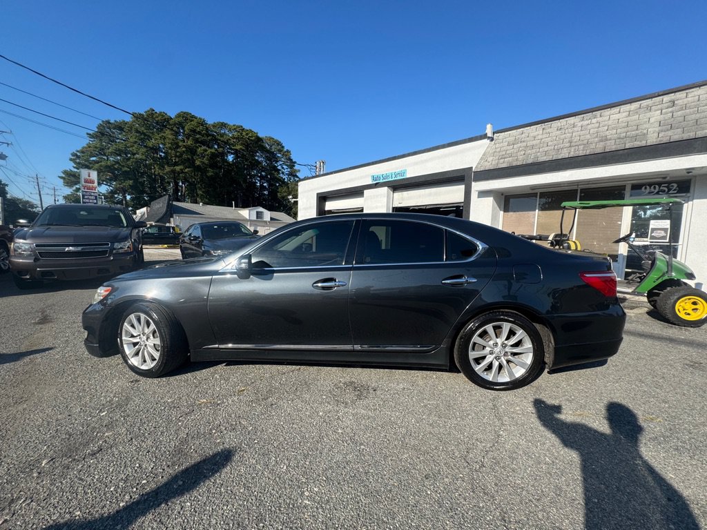 Used 2011 Lexus LS 460 AWD w/ Comfort Pkg image 4