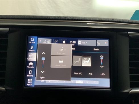 Used 2023 Chrysler Voyager LX image 27