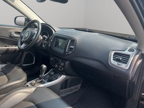 Used 2018 Jeep Compass Latitude w/ Popular Equipment Group AWD/4WD image 29