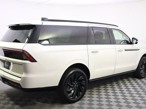 New 2026 Lincoln Navigator L Reserve w/ Jet Appearance Package image 7