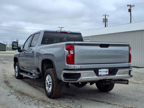 Used 2025 Chevrolet Silverado 2500 LT w/ Convenience Package AWD/4WD image 3