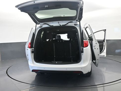 New 2026 Chrysler Voyager LX image 70