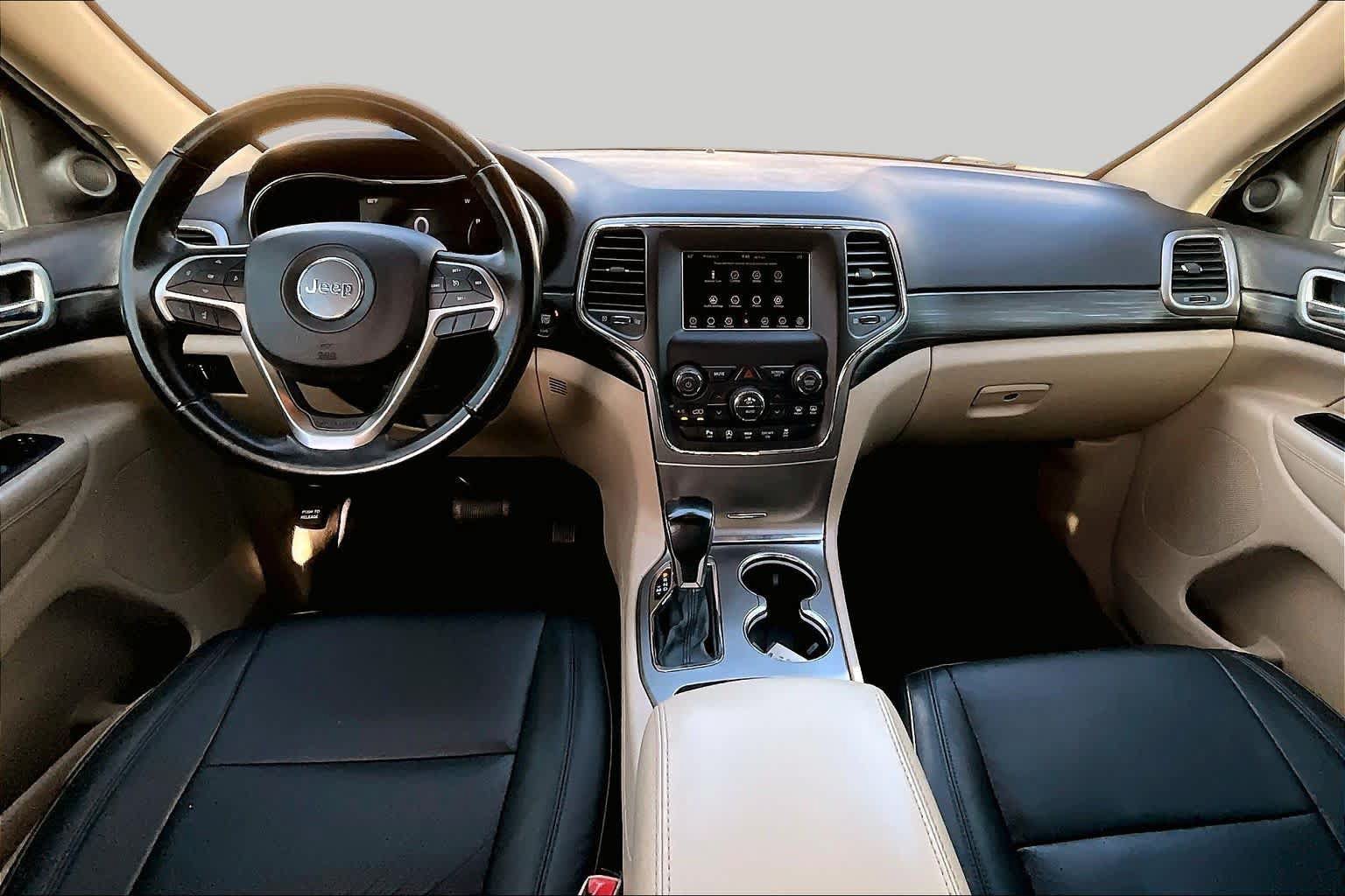 Used 2020 Jeep Grand Cherokee Laredo RWD image 16