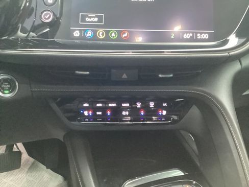 Used 2023 Buick Envision Avenir image 37