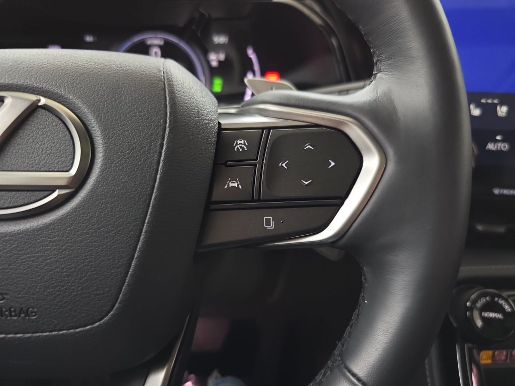 Used 2026 Lexus NX 450h+ AWD w/ Accessory Package (2T) image 18