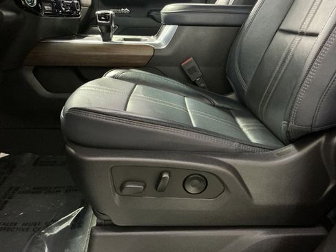 Used 2023 Chevrolet Silverado 1500 High Country w/ High Country Premium Package AWD/4WD image 15