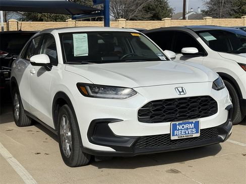 Used 2023 Honda HR-V LX image 3