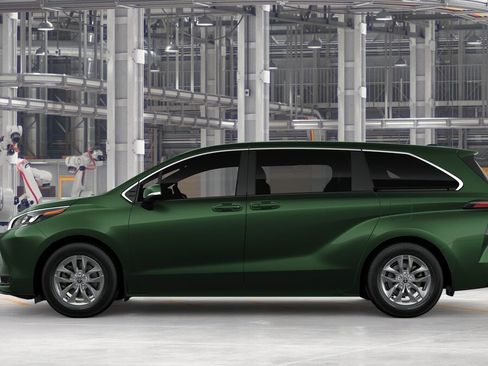 New 2026 Toyota Sienna LE AWD/4WD image 4