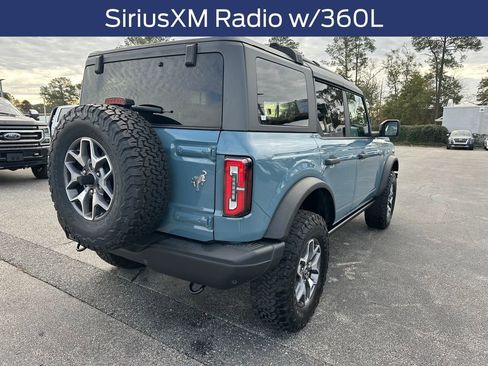 Used 2022 Ford Bronco Badlands image 8