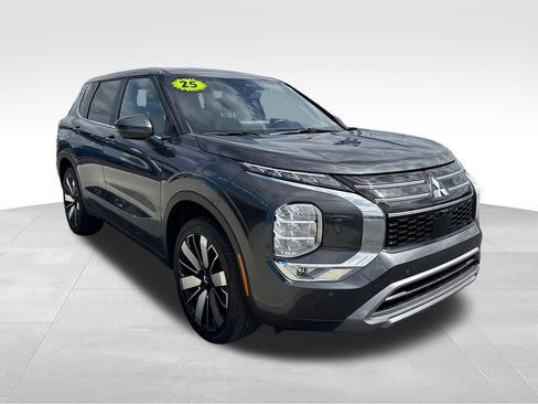 Used 2025 Mitsubishi Outlander SE AWD/4WD image 8