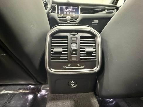 Used 2024 Porsche Macan S AWD/4WD image 39