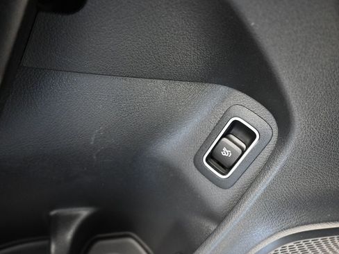 Used 2020 Mercedes-Benz CLA 250 4MATIC image 11